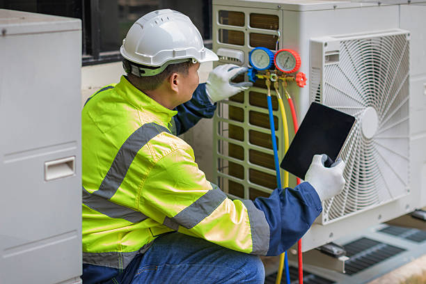 Professional Hvac technician working in Etowah, NC